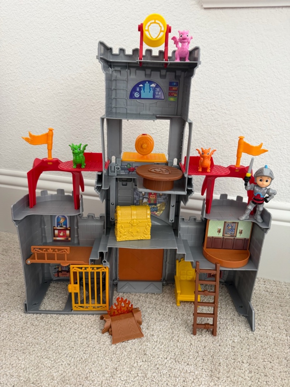Paw Patrol Knight Castle Playset w Ryder & Dragons